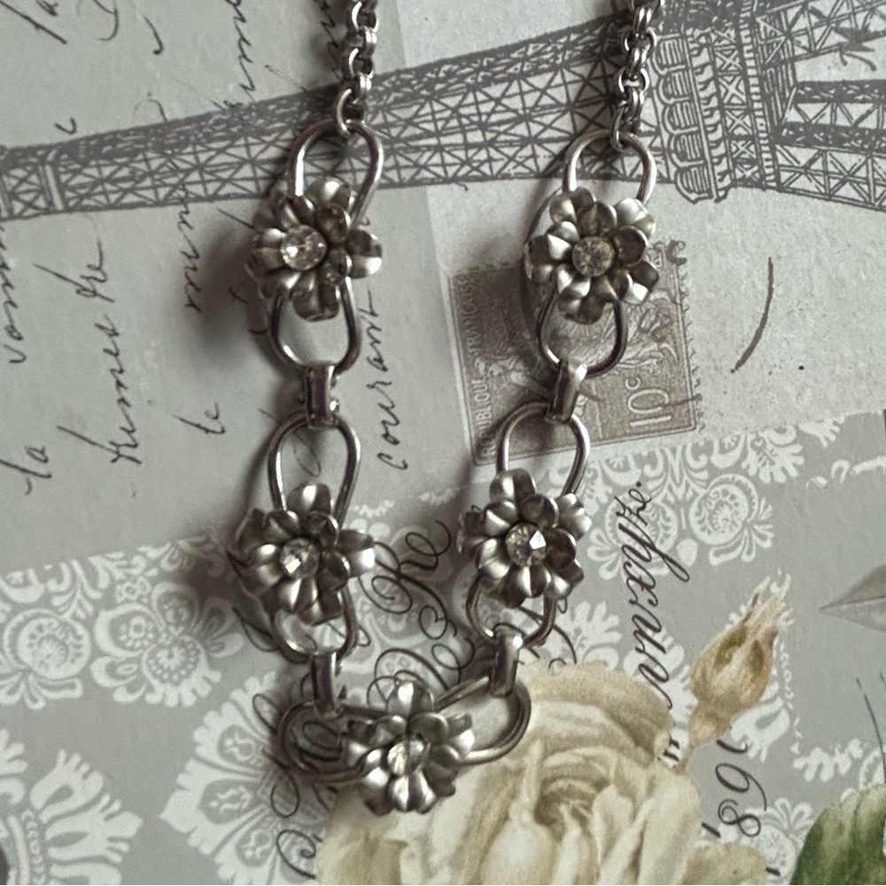 Vintage old Elegant Silver Floral Necklace with clear rhinestones